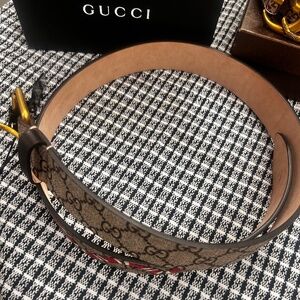 Men’s Gucci belt